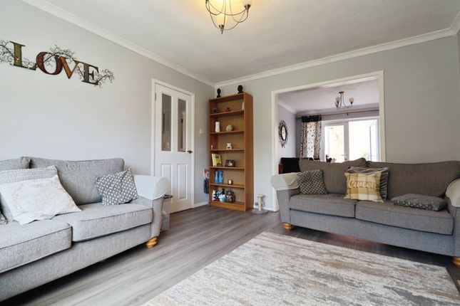 146, Bryncyn, CARDIFF photo 2