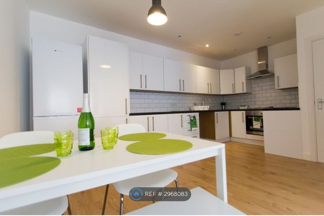 Edison Court Avenue Road, London photo 2