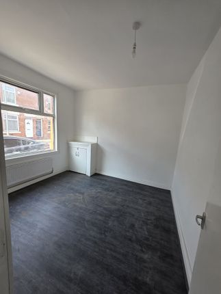 16, Lakin Street, Manchester photo 2
