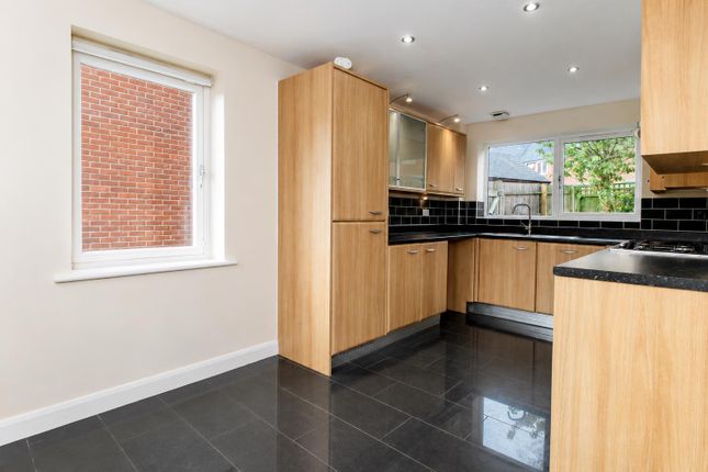 9, Lowery Crescent, Milton Keynes photo 3