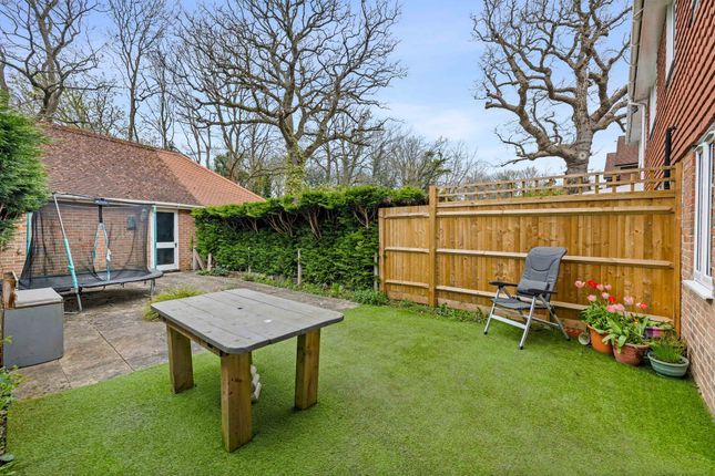 5 Maypole Road, East Grinstead photo 4