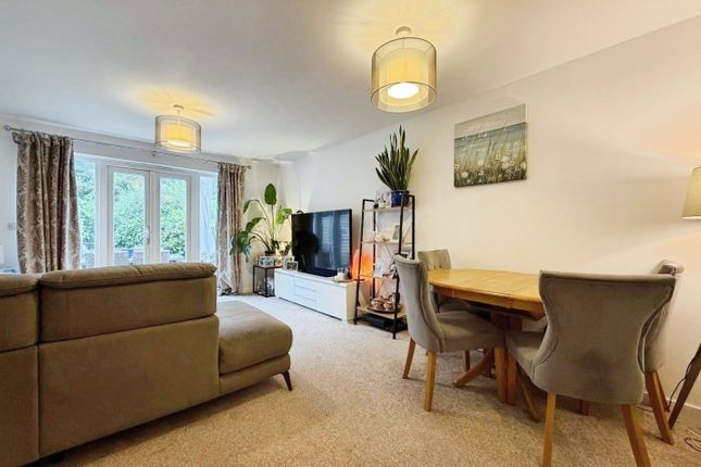 31, Lancaster Way, Ashford photo 4