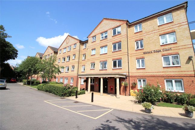 Flat for sale in Waters Edge Court, 1 Wharfside Close, Erith