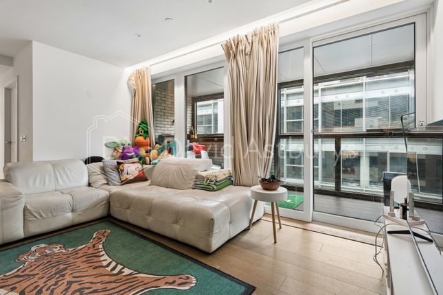 5 Greenford House, 2, Jubilee Walk, Clerkenwell photo 4