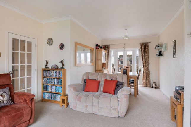 10,, Bowfell Drive, Stockport photo 4