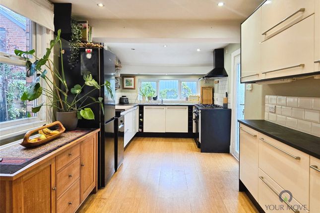 102, Willow Street, Shropshire photo 2