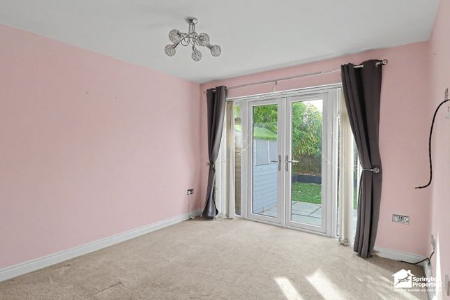 51, Maureen Close, Poole photo 4
