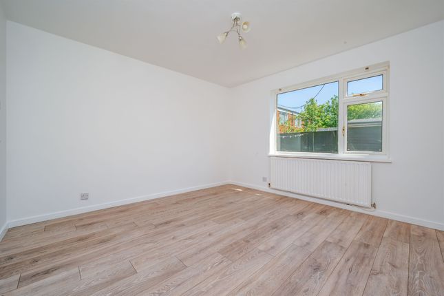 34, Burns Drive, Corby photo 4