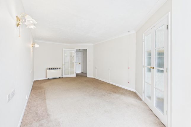 23, Sherleys Court, Ruislip photo 3