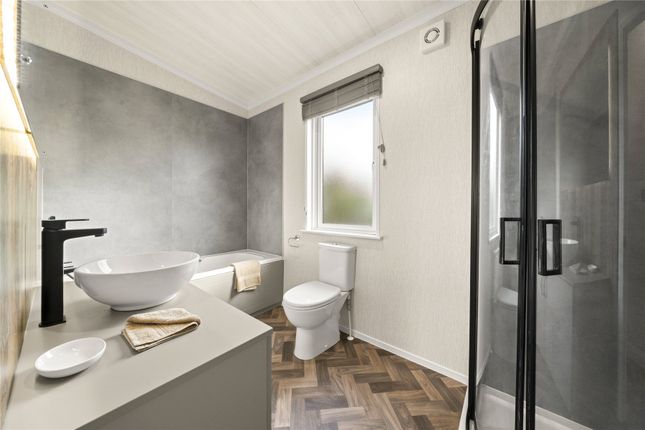 35 Thames Retreat, 141, Chertsey Lane, Surrey photo 3