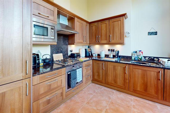 21, The Manor, Pontyclun photo 4