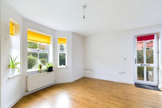 Flat for sale in Winchester Road, Worthing