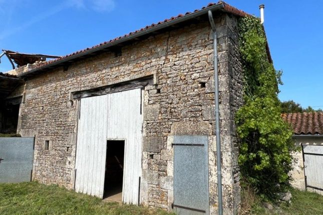 Cottage for sale in Nanteuil-En-Vallee, Poitou-Charentes, 16700, France