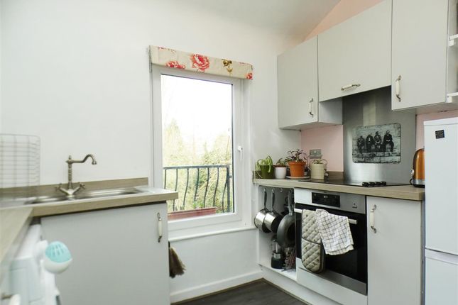 Flat for sale in Hollinside, Huyton, Liverpool