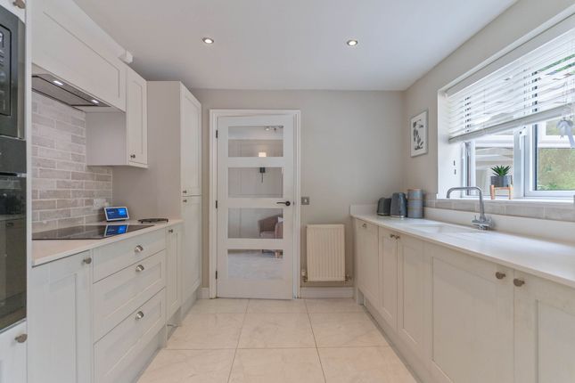 11 Stockwood Close, Newport photo 5