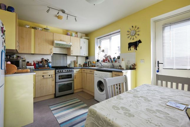 71, Wheathill Way, Sherborne photo 4