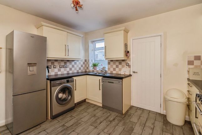 47, Southend Road, Stanford-le-Hope photo 4