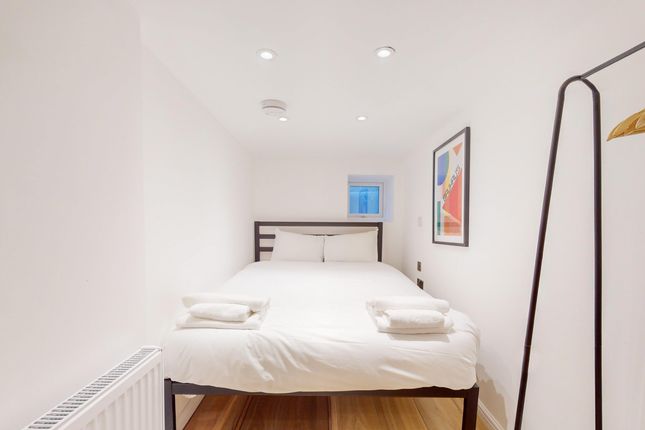 Flat to rent in Gascony Avenue, London