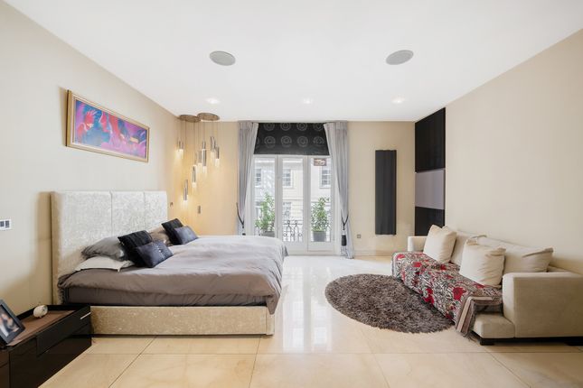 Flat Flat 1, 5, Dunraven Street, London photo 4