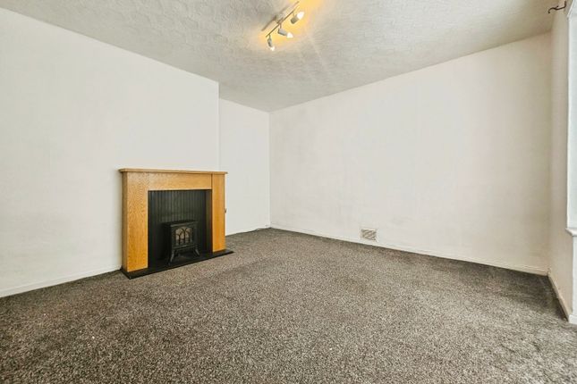 130, Rowantree Drive, Bradford photo 2