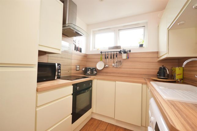 27, Primrose Place, Isleworth photo 4