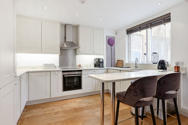 Flat 1, Greville House,, Kinnerton Street, London photo 4