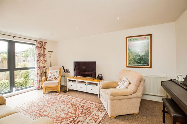 7, Riverside Court, Sowerby Bridge photo 2