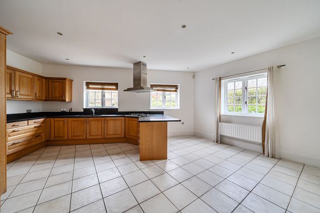 1, Highgrove Avenue, Ascot photo 4