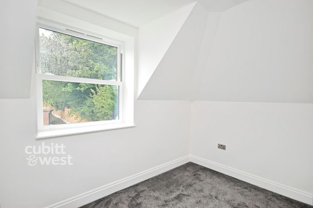 7, 11, Hartley Old Road, Purley photo 3