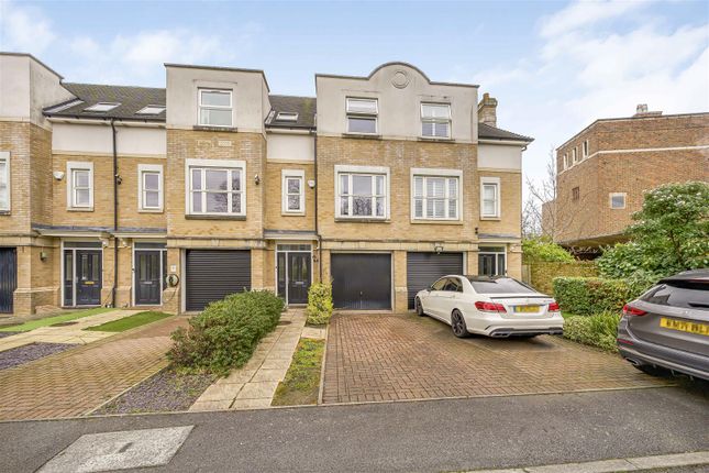 Property for sale in Meadowbank Close, Osterley, Isleworth