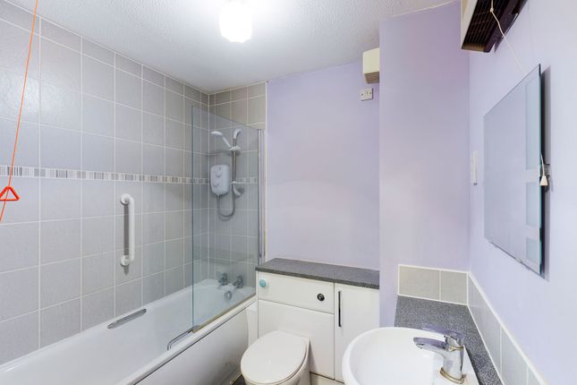 Flat for sale in Chatsworth Place, Lewes Court