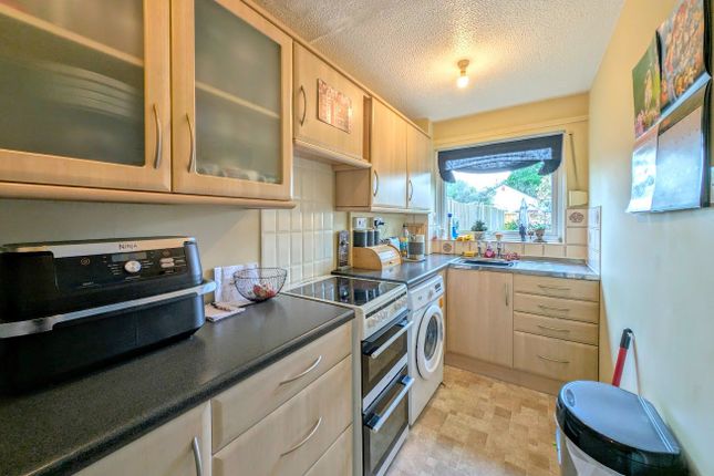 14, Gunville Crescent, Bournemouth photo 4