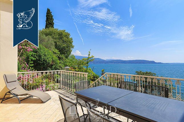 Apartment for sale in Gardone Riviera, Brescia, Lombardia