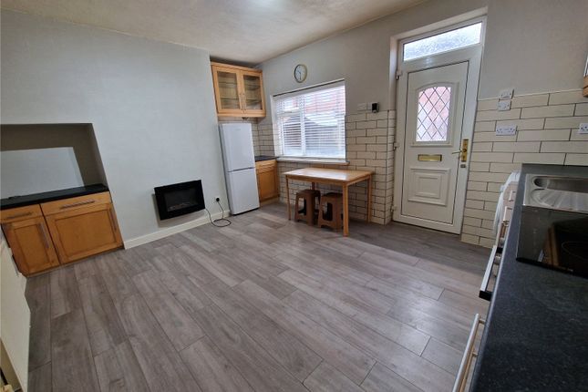 10, Mavis Street, West Yorkshire photo 5