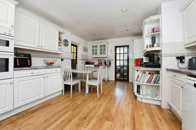 5, Chedington, Southend-on-Sea photo 4