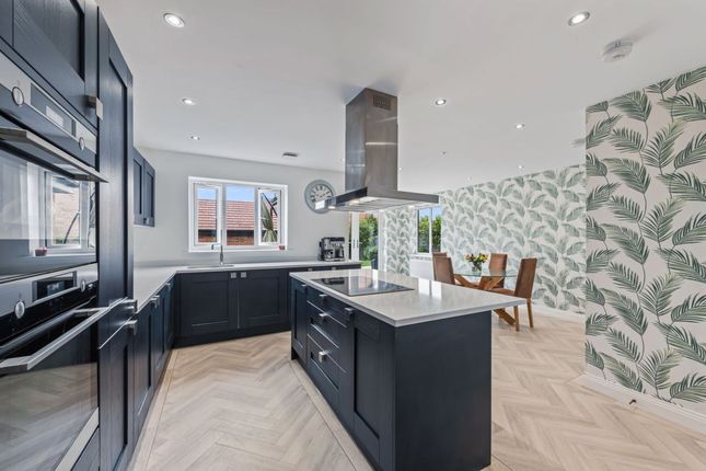 12 Abbotsford Gardens, Warrington photo 4