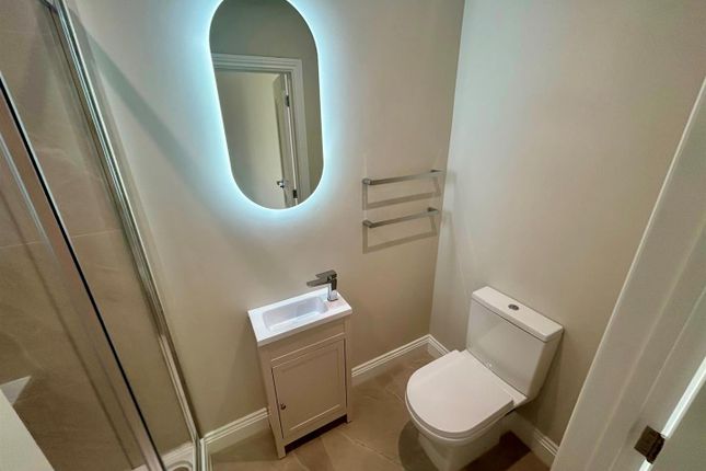 4, Jensen Close, Hornchurch photo 5
