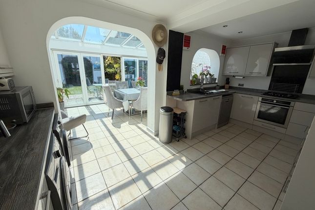 31, Gladstone Road, Poole photo 3