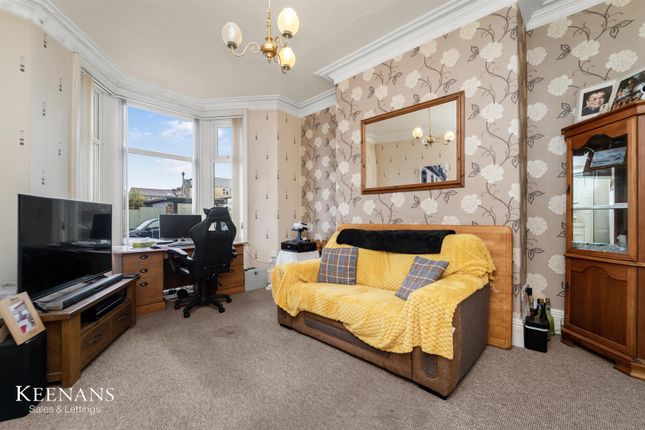 1b, York Street, Colne photo 4