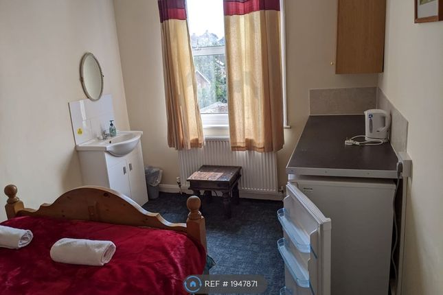 Thumbnail Room to rent in Lennard Road, Folkestone