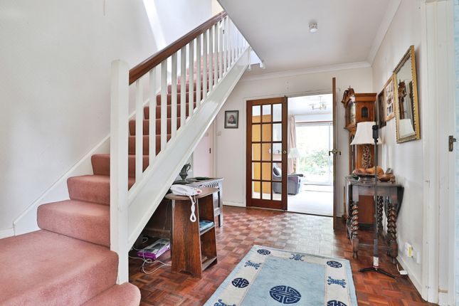 35, Gainsborough Road, Ringwood photo 2