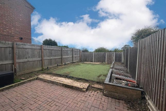 70, Spinney Halt, Leicester photo 2