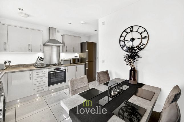 4 Trondheim Close, Grimsby photo 2