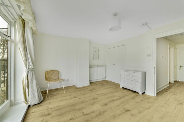 Maisonette to rent in Parkhill Road, London