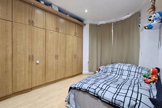 26, Ranelagh Road, Wembley photo 3