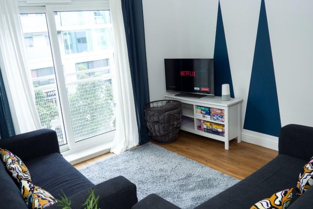 Flat for sale in Hudson House, Station Approach, Epsom