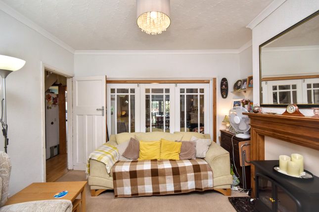 11, St Brides Crescent, Newport, Newport photo 3