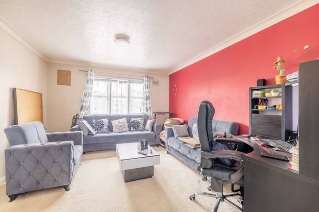 Flat 4, Belvue Court, 11 Cherry Lane, West Drayton photo 2