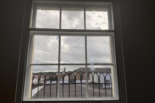 Flat 3, Willow House, Taunton photo 4