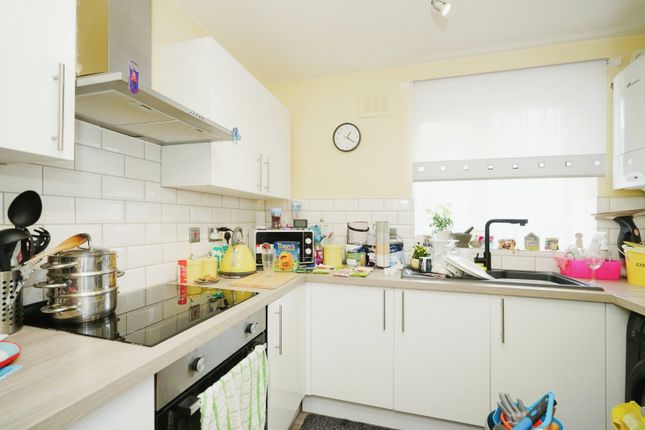 Flat 4/Highfield Court, Masefield Drive, Bolton photo 4